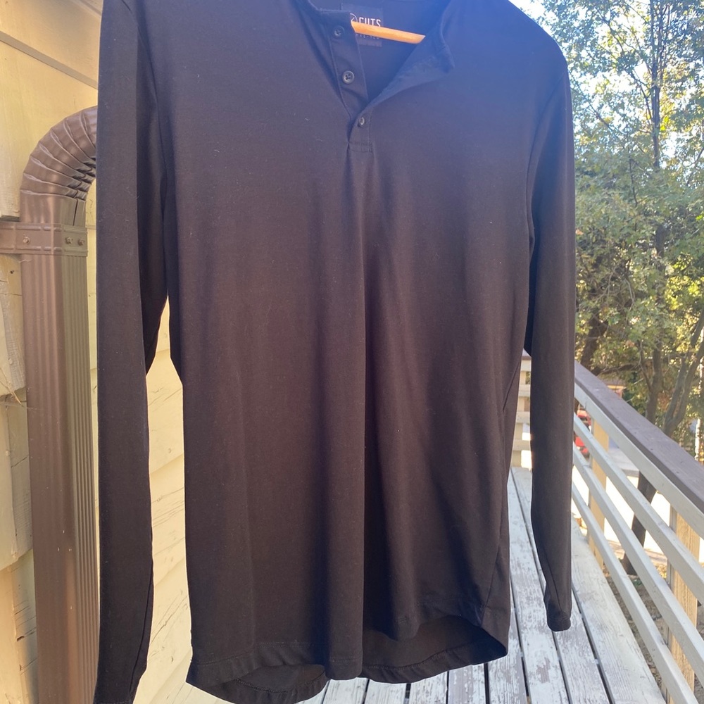 cuts curved hem long sleeve henley